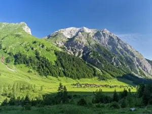 Acer: In spite of the booming tourism Eng village