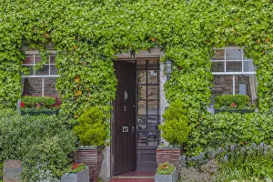Fife: St Andrews street scene - picturesque front of a