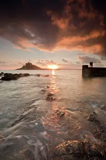 Marazion: St Michael's Mount - seascape view from Marazion