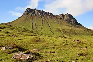 Pollaidh: Stac Pollaidh - view from foot of mountain with