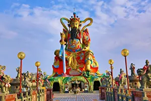 Pavilion: Statue of the Taoist god Xuan Tian Shang Di, North