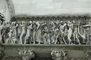 Dioxide: Statues damaged by acid rain