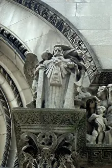 Dioxide: Statues damaged by acid rain