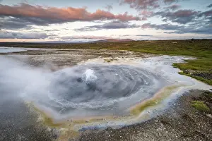 Upland: Steaming spring at the Hveravellir geothermal area
