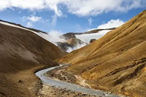Colored: Steaming springs and colourful rhyolite mountains