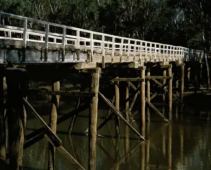 Echuca: Stewarts Bridge over the Goulburn River near Echuca