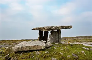 Munster: Stone Age cult site, Poulnabrone Dolmen, Burren