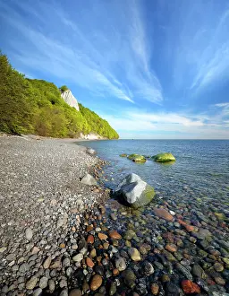 X1aea67: Stone beach at the Baltic Sea, behind the K&, x1aea67;sstuhl
