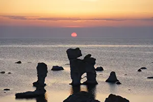 Gotland: Stone column Gamle Hamn - Faroe island - Gotland, Sweden