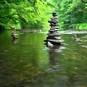 Cairn: Stone pyramids, cairn in the river Schwarza, Schwarzatal