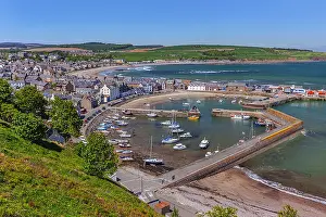 Aberdeenshire: Stonehaven - view from above onto the harbour and
