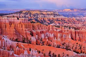 Amphitheatre: Storm over Bryce Canyon - view from Sunset Point