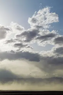 Mesquite: Storm - raises lots of sand in the late evening
