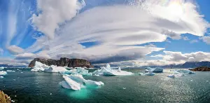 Storm: Storm over Storoen Island. Landscape in the Uummannaq Fjord