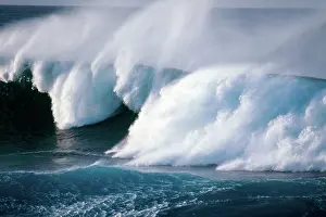 Crashing: Storm Wave, Hawaii