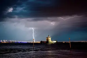 Storms: Many storms have succeeded on the night of 7 to