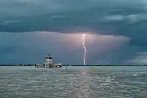 Storms: Many storms have succeeded on the night of 7 to