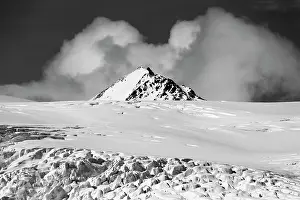 Monochrome: Stormy clouds approaching the Lilliehookbreen Glacier