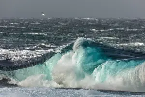 Crash: Stormy Sea - Fair Isle - UK