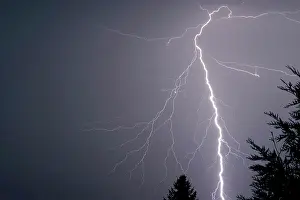 Spectacles: Stormy sky with lightning, thunderstorm, Rhein-Main