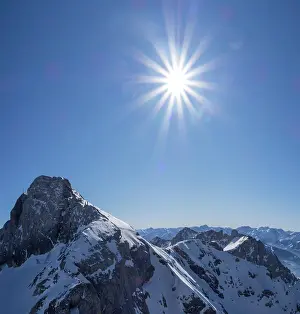 Ramsau: Strahlende Sonne und blauer Himmel uber Winterlandschaft