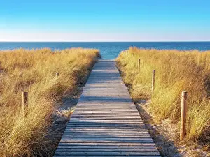 Access: Strandzugang an der Ostsee im Abendlicht, Bohlenweg