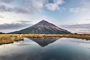 Egmont: Stratovolcano Mount Taranaki or Mount Egmont reflected