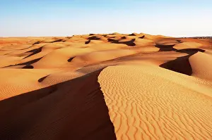 Sultanate: Structure in sand, sand dunes, desert Rimal al Wahiba