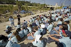 Picking: Student Clean-up of the LA River