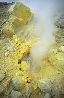 Fumarole: Sulfur Deposits