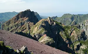 Pico: The summit looking north - Pico do Arieiro