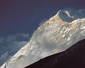 Isolation: The summit of Makalu 5th highest mountain in the