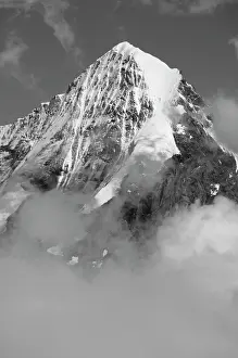 Grindelwald: Summit of the Monch, 4, 107 metres (13, 474