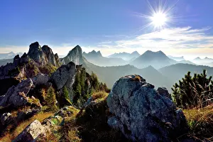 Fribourg: Sun star over Fribourg Pre-Alps, Freiburger Voralpen