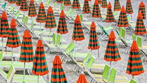 Seating: Sunbeds and umbrellas at the beach di Fegina in