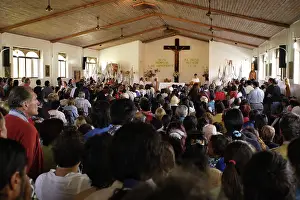 Township: Sunday Mass in the capital township Hanga Roa