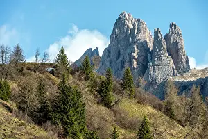 Belluno: Sunny day on Becco di MEzzod viewed from the valley
