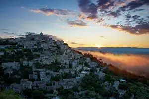 Hilltop: Sunrise over Gordes in the Luberon, Provence