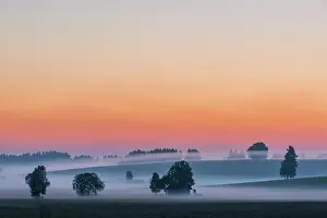 Allg: Sunrise with ground fog over Allg&, x4d60;hills