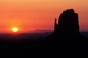 Label: Sunrise at Monument Valley. Arizona USA