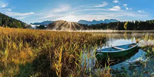 Rowing: Sunrise and morning fog, Geroldsee, behind it the