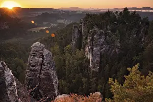 Defences: Sunrise, rocks, mountains, forest