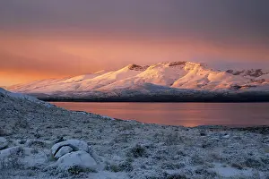 Magallanes: Sunrise, snowy landscape at Lago Sarmiento, Torres