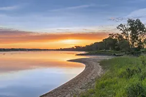 Elbe: Sunrise at the UNESCO Biosphere Reserve Elbe River