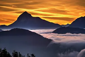 Howse: Sunrise, view from Hirschh&, x1b2bac;kopf southeast