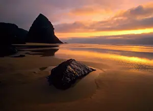 Bedruthan: Sunset - at beach of Bedruthan Steps at low tide
