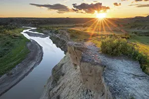 North Dakota: Sunset over the Little Missouri River from Wind Canyon