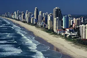 Auscape - Named Photographers: Surfers Paradise - aerial