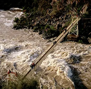 Cataract: The Suspension Bridge at Cataract Gorge, moderate