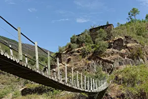 Suspension: Suspension Bridge, Foz de Egua, Serra da Estrela